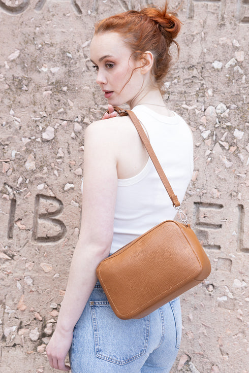 Bolso de bandolera con doble cremalleras Marrón Cora