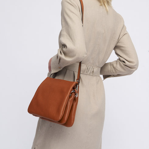 Bolso bandolera para mujer con tres compartimentos marrón Noelia