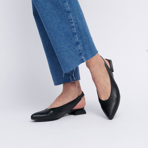 Sapatos rasos de pele pretos Beatriz para mulher