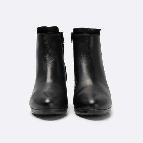 botines-de-piel-mujer-tachuelas