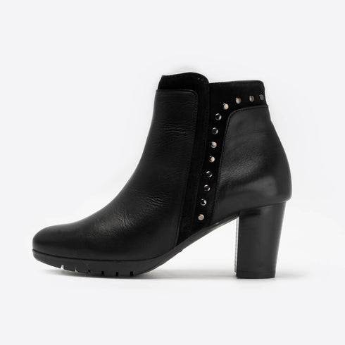 botines-de-piel-mujer-tachuelas